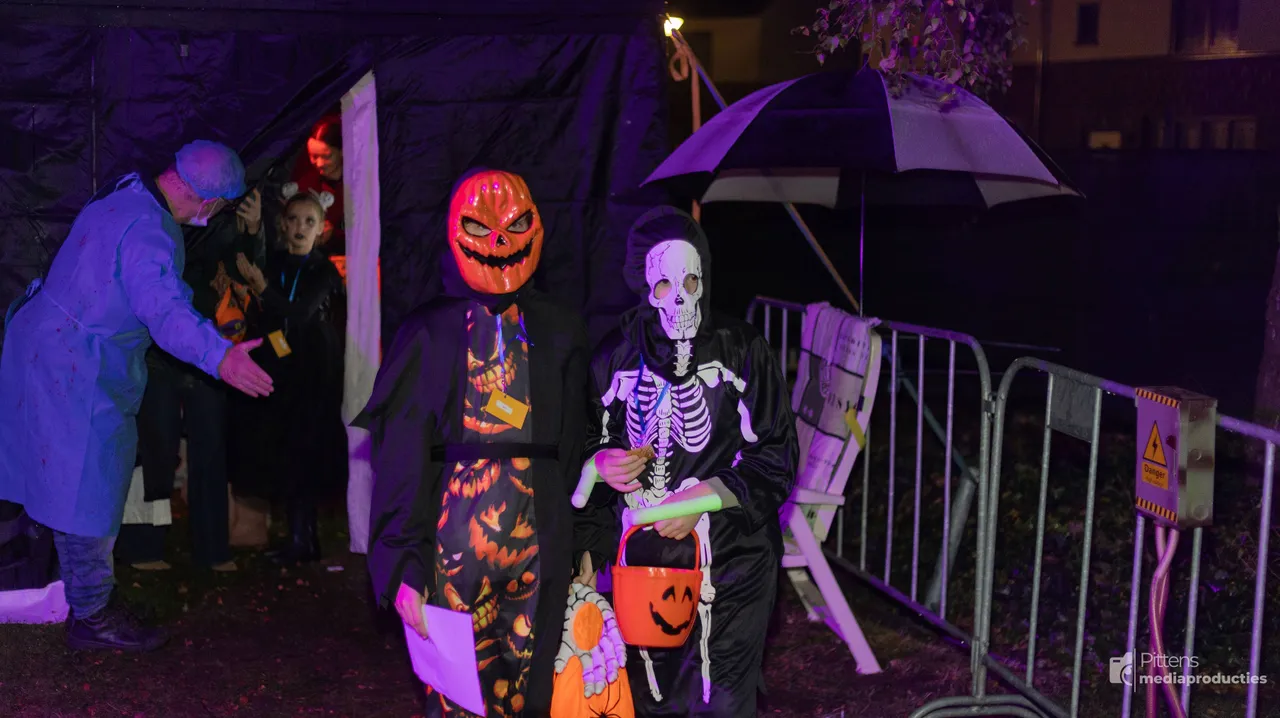 2025-10-25HalloweenBloemenwijkVeghel-24