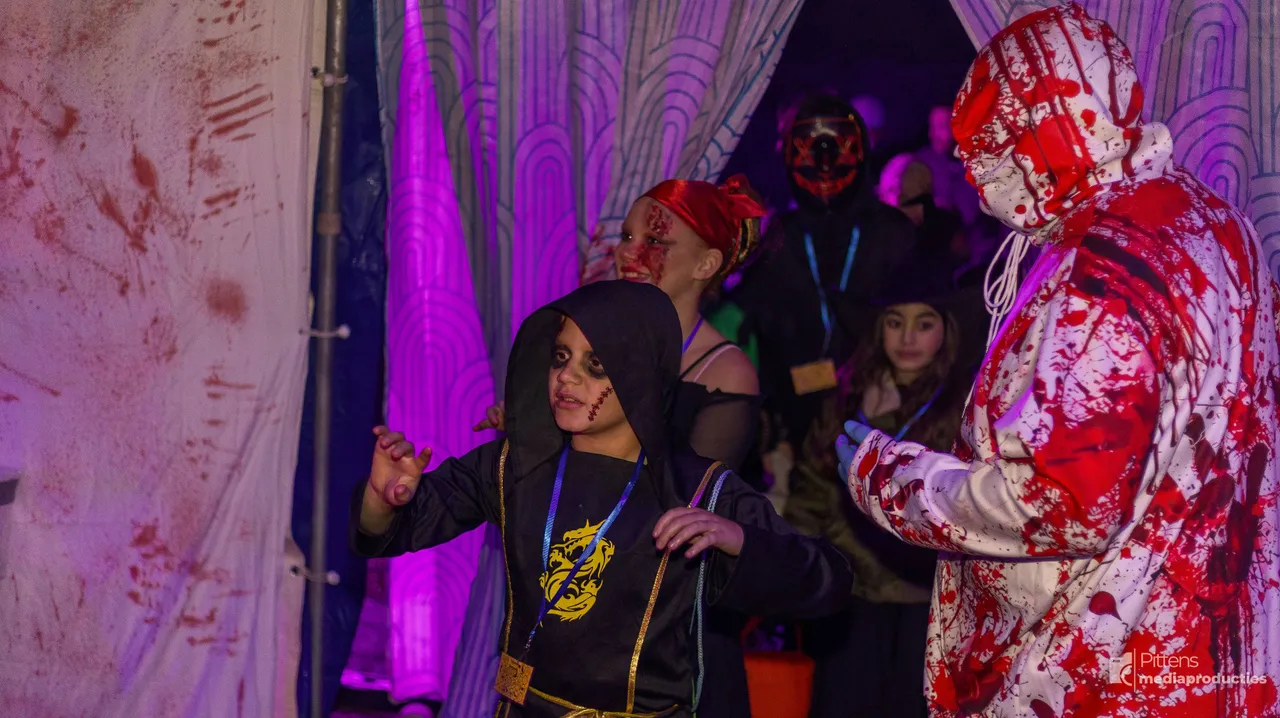 2025-10-25HalloweenBloemenwijkVeghel-29