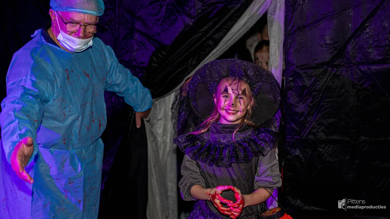 2025-10-25HalloweenBloemenwijkVeghel-9