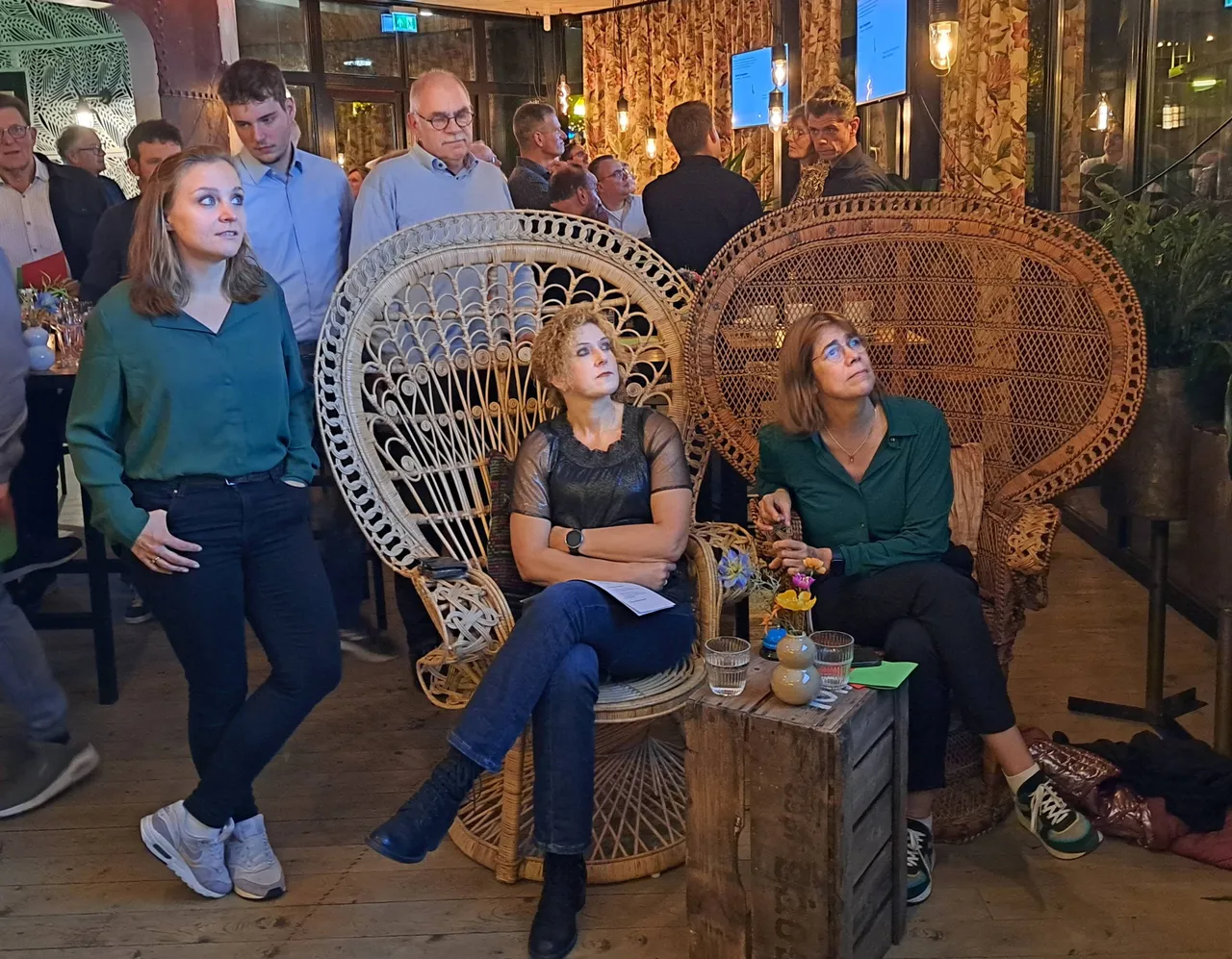 de jurymet landelijke politici, vlnr Jade vd Linden-GroenLinksPvda_ Inge v Dijk-CDA_ Daan Roovers-GroenLinksPvdA