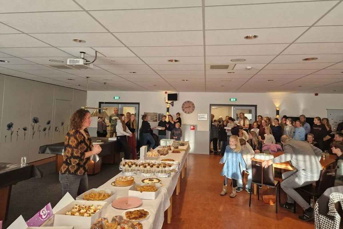 02-12-2025 Team Ive 03