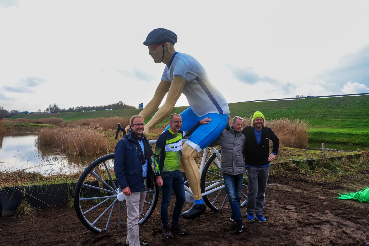 19-12-2025 Fietsers snelfietsroute 01