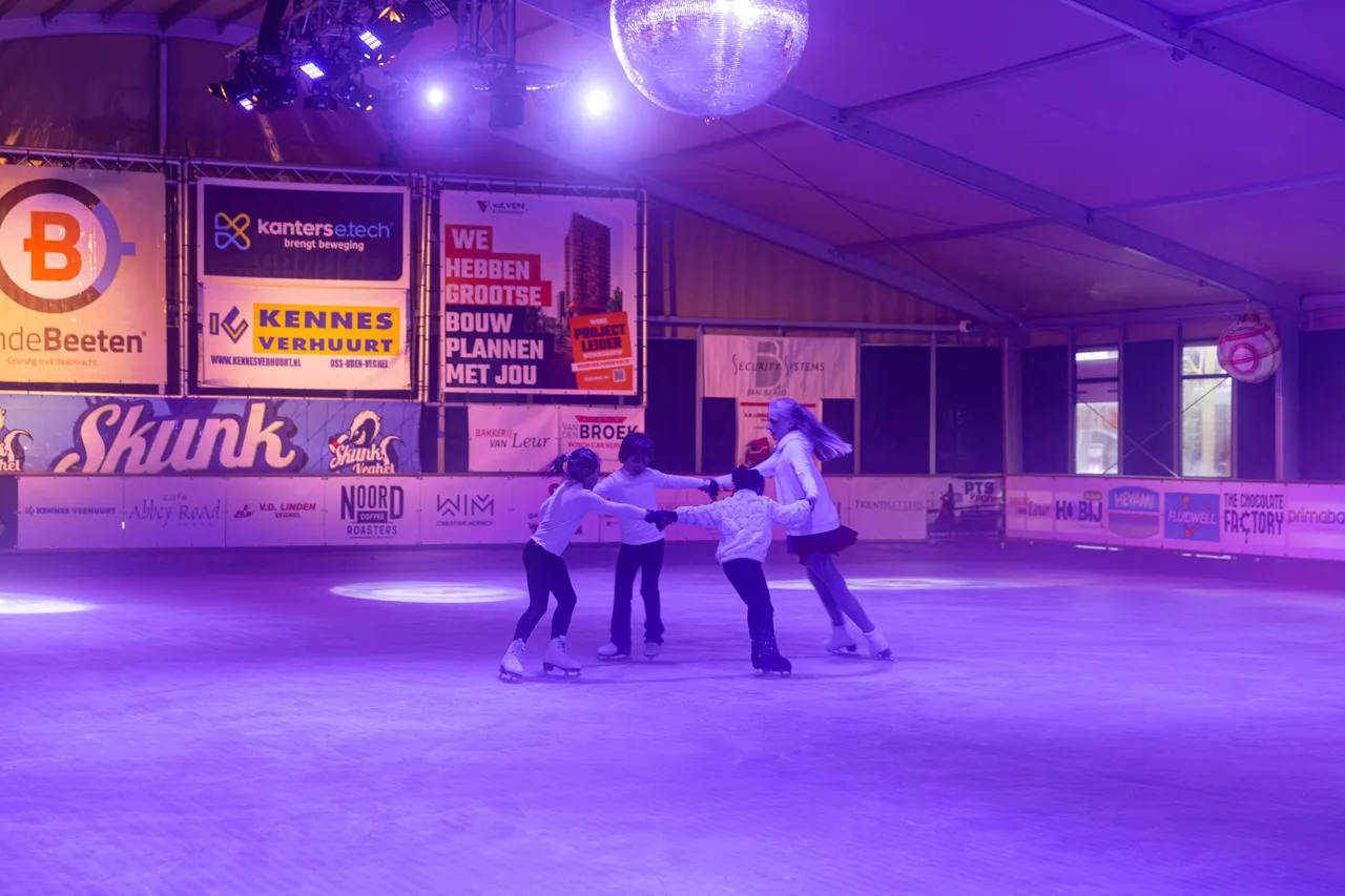 2025-12-06 Opening Veghel on Ice-3
