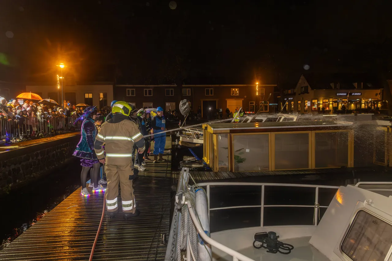 2025-12-06 Uittocht Sinterklaas-13