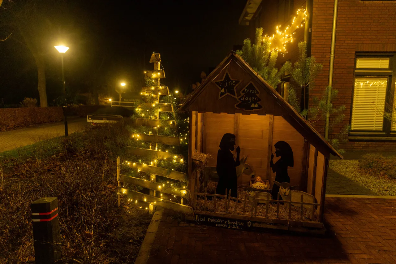 2025-12-12 Opening Kerststallen route Mariaheide-10