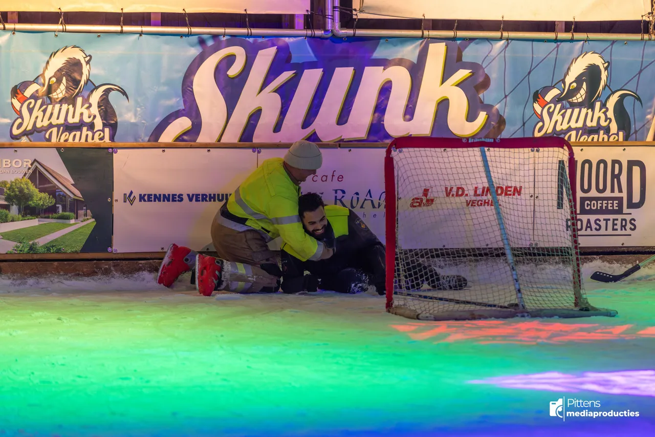 30-12-2025IJshockeywedstrijdBrandweerPolitieVeghel-19