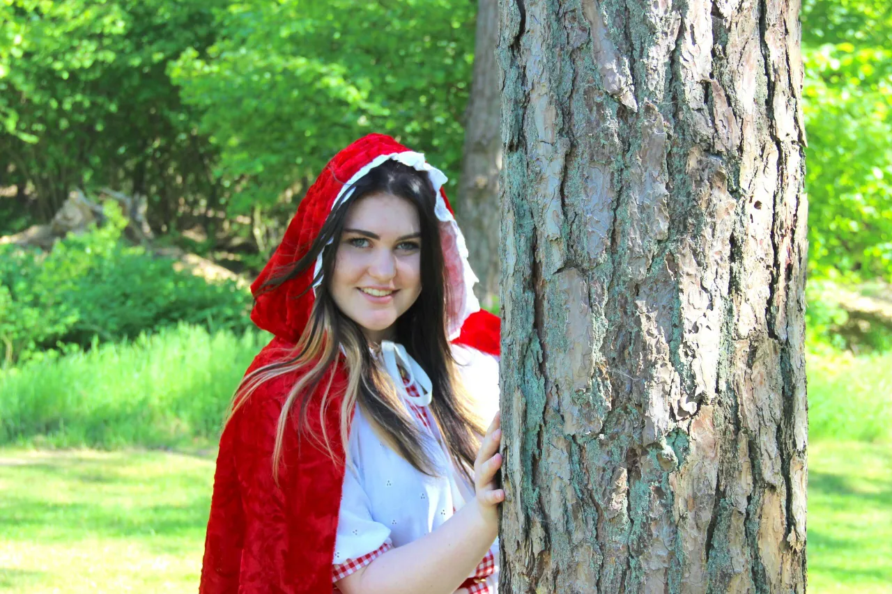 sprookjestuinen opening 2021 roodkapje foto alanda de boer scaled