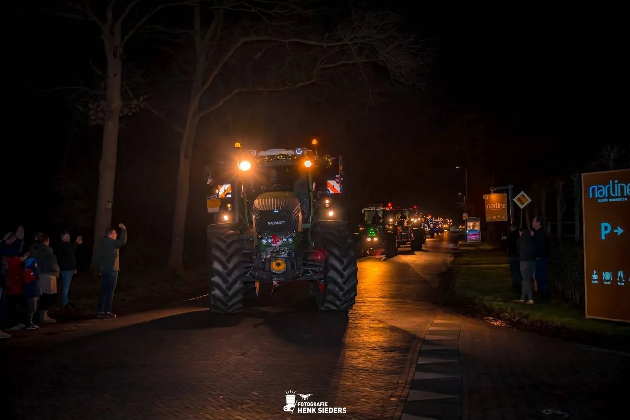 WOL Tractor verlicht1 henk sieders