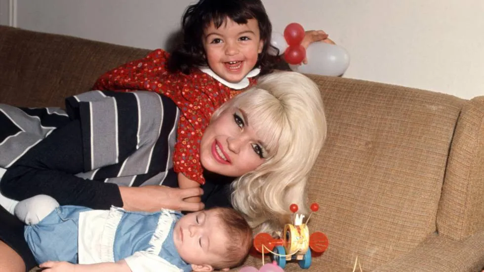 hbo max my mom jayne 6836b785f0f16