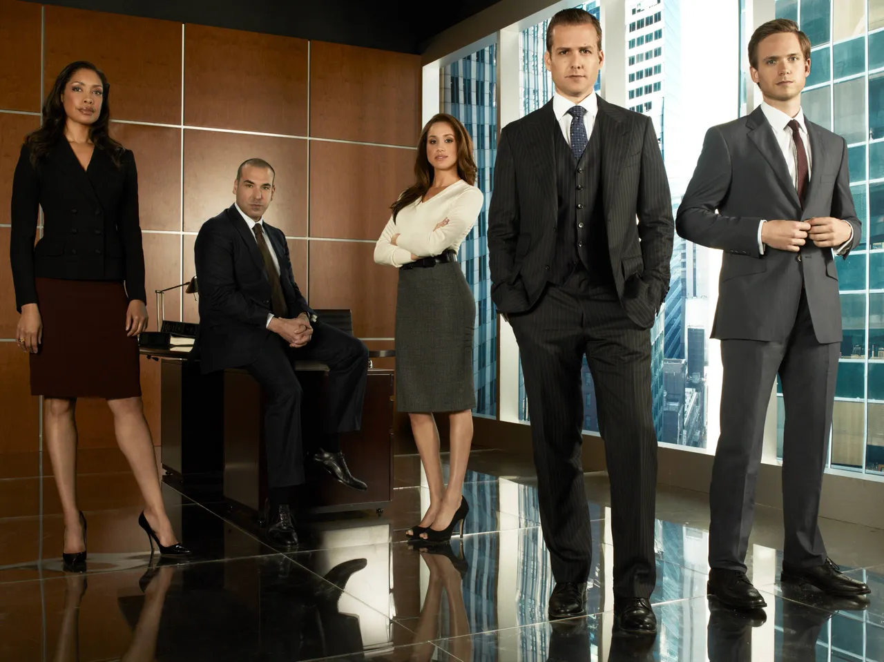 skyshowtime suits s1 9