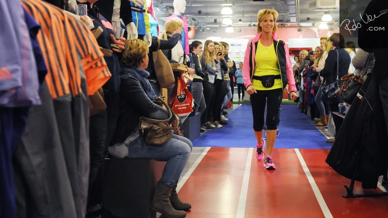 2015 03 26 ladies night sport 2000 03