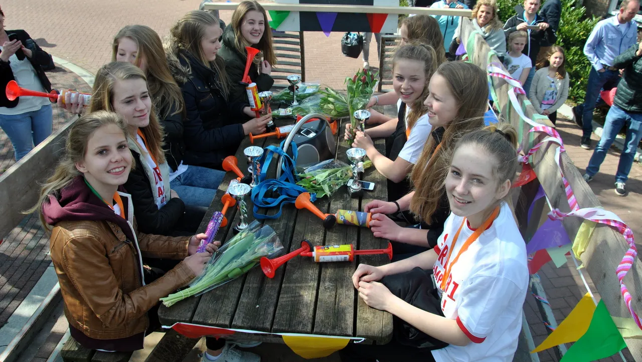 2015 04 18 surf meisjes b1 2