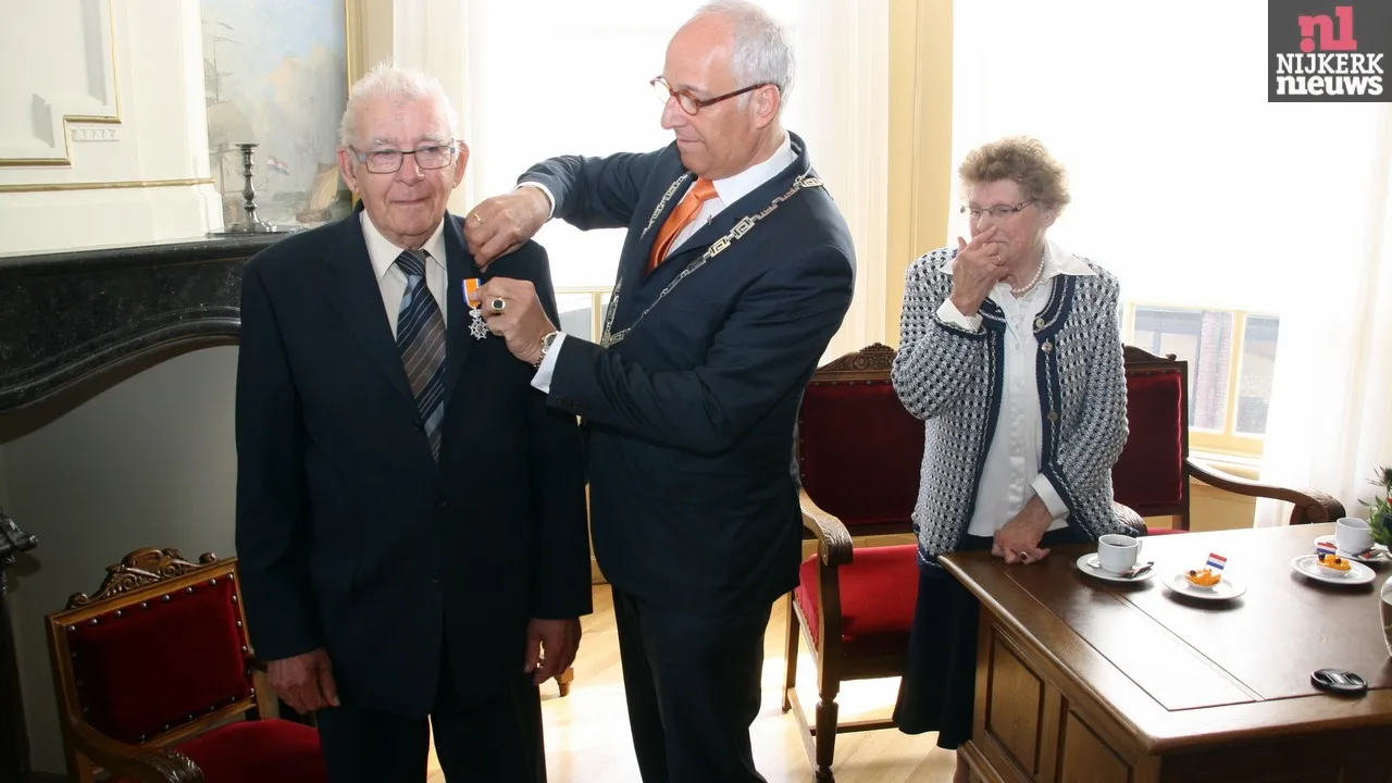 2015 04 24 koningsdag lintjesregen regen 001 willigenburg