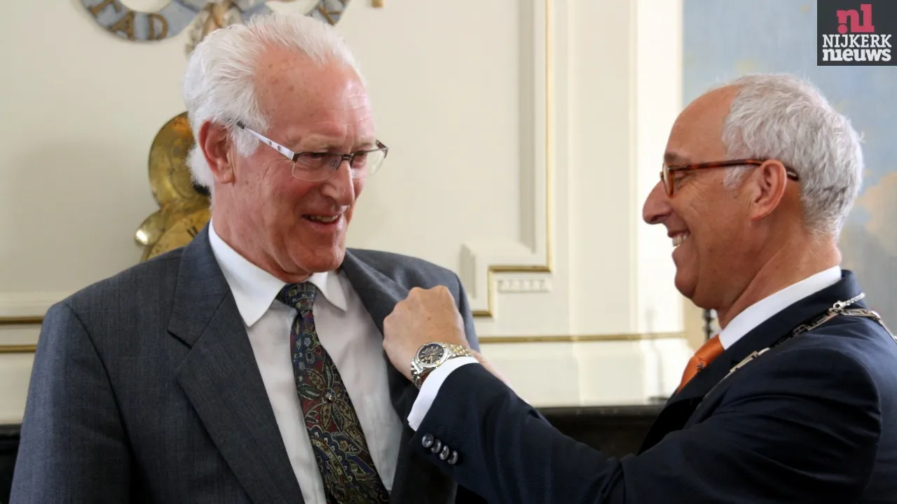 2015 04 24 koningsdag lintjesregen regen 003 kaai