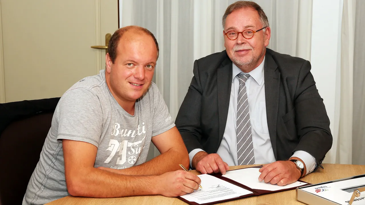 2015 09 16 geert horst en dhr worst grondverkoop flier ag