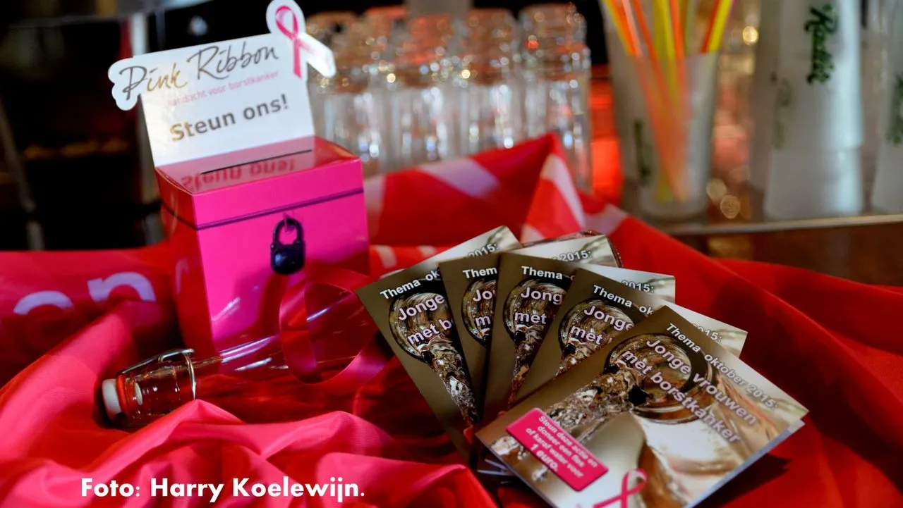 2015 09 30 pink ribbon elly van der hulst 1