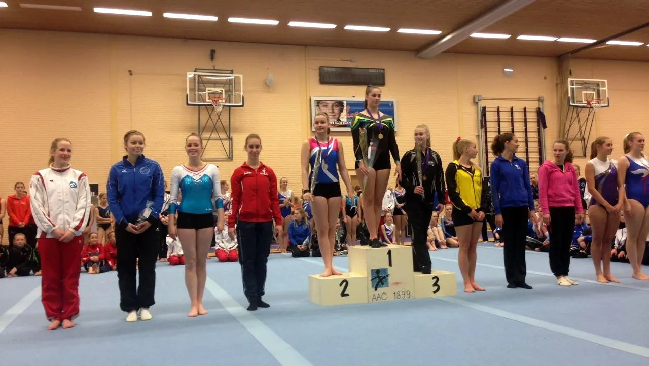 2016 04 16 hellas noelle van den hoogen