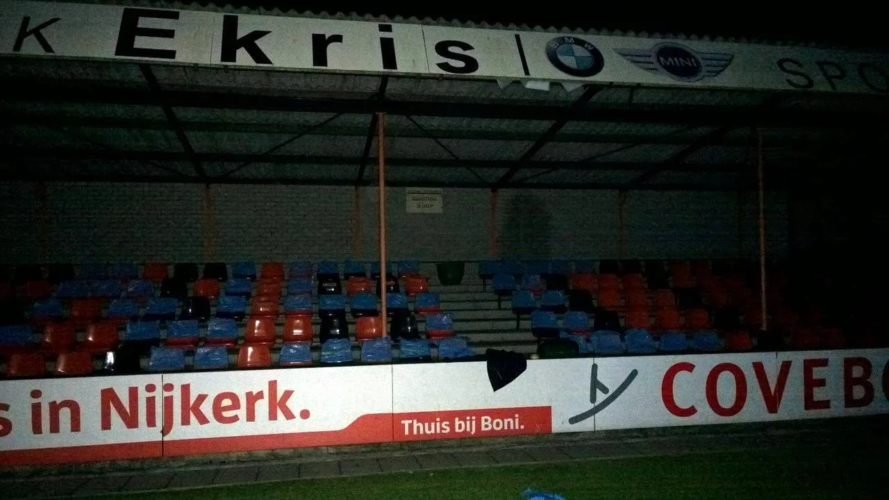 2016 10 08 sparta kleurt blauw