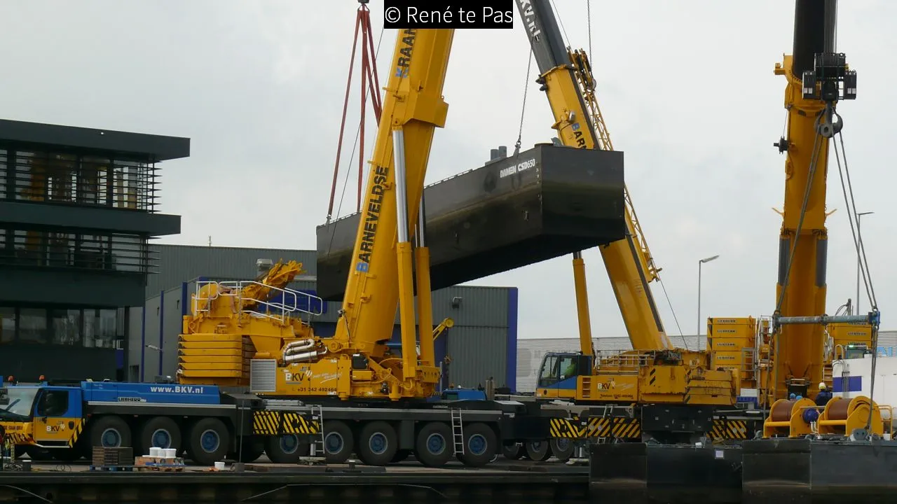 2017 10 26 damen dredging het demonteren en verzend klaar maken voor over het water en de weg 26 10 2017 c2a9 r te pas 8