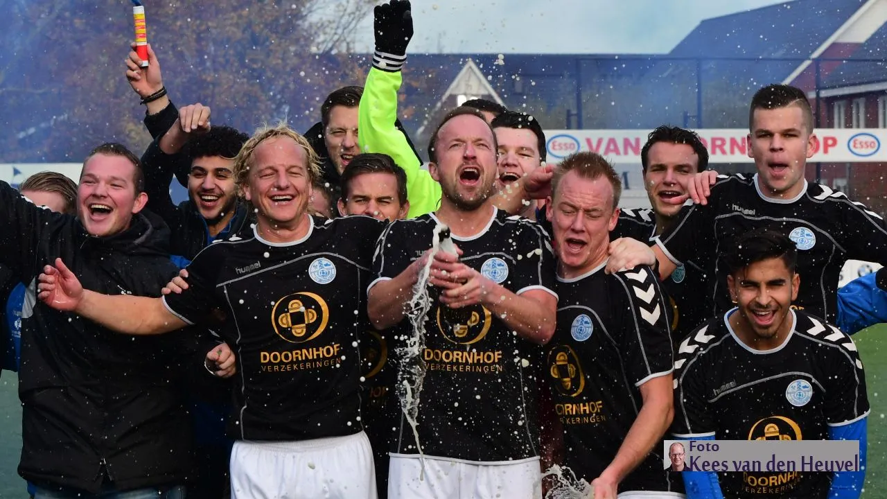 2017 11 18 veensche boys 2 vvop 2 18 11 periodekampioen friso kas