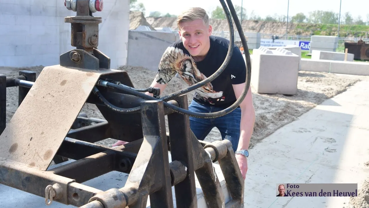 2018 04 20 donny eerste steen 20 4 tribune