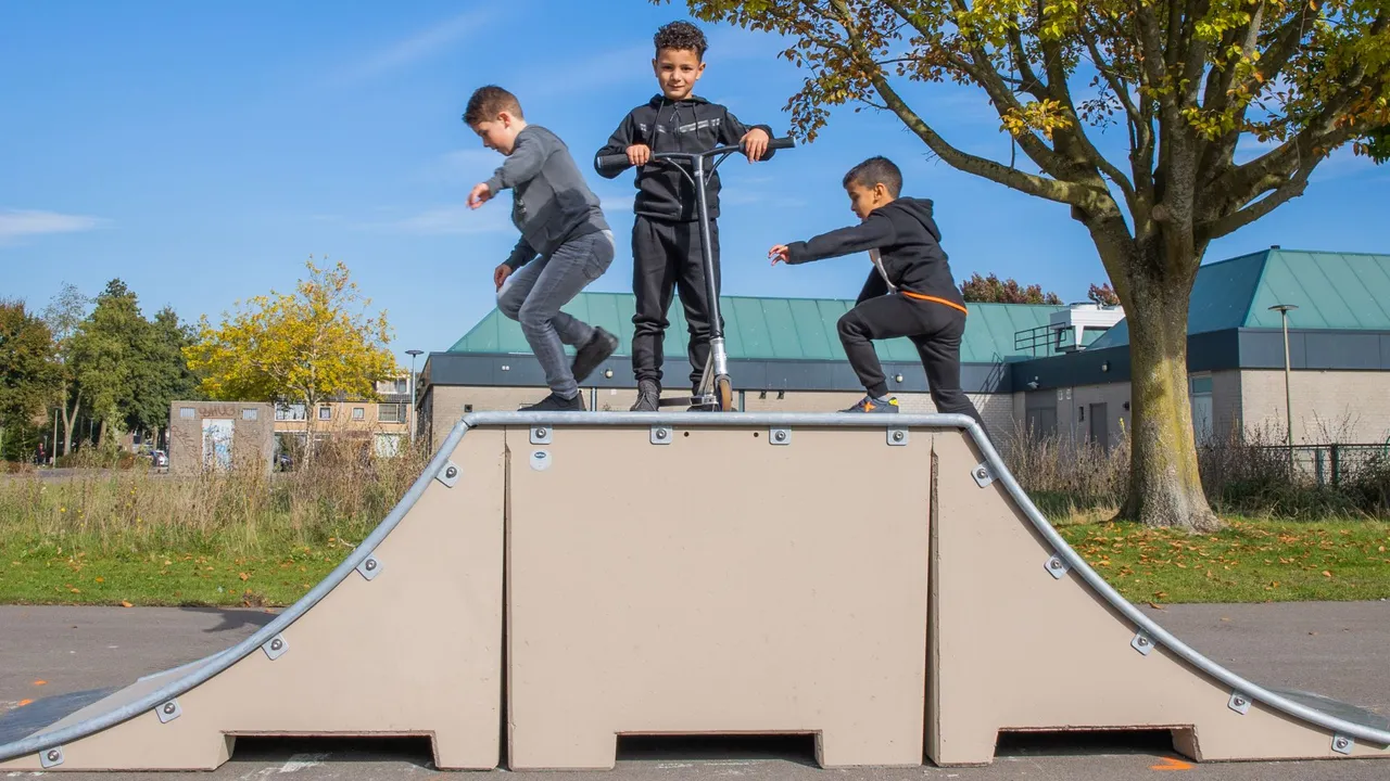 2022 10 14 jongeren spelen skatebaan paasbos 5 gemeente nijkerk