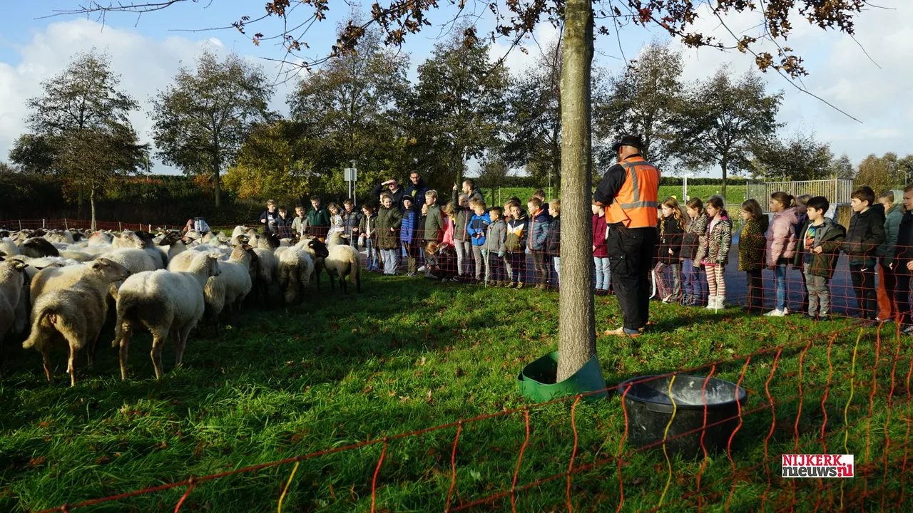 2022 11 25 rschapen uitzwaaien 02