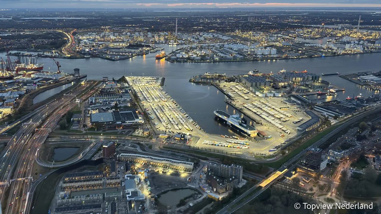 2023 11 16 cto dfds vlaardingen topview 1