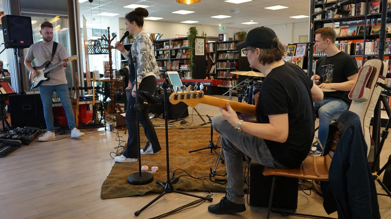 2024 03 09 gitaristen joel floor 2