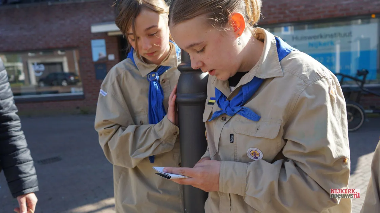 Las de ander het verhaal, dat bij die stolperstein hoort, voor.