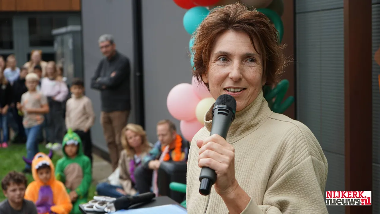 2025-10-16 koningin emmaschool modulair klaslokaal-09