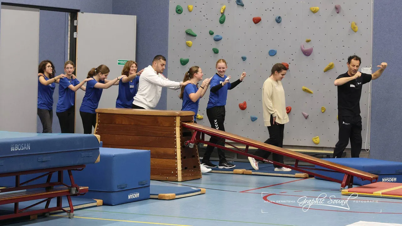 2025-11-06 hello your 03