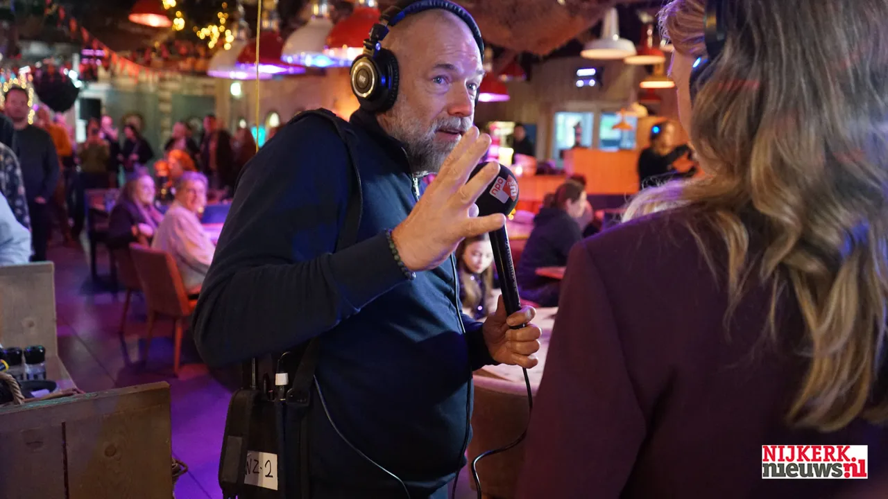 2025-12-03 stembus top2000 vuurtoren-09