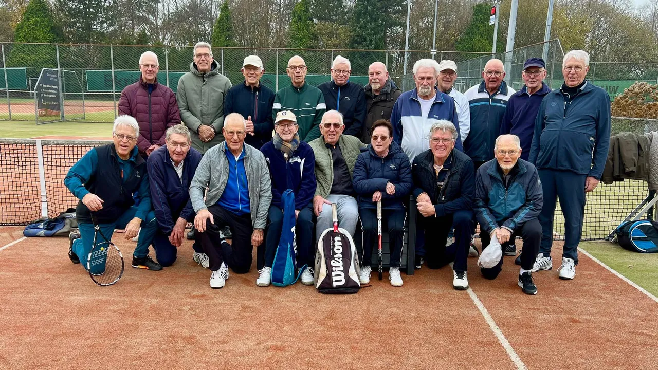 2025-12-05 Gerard Houweling 90 jaar CGerritvandeVeen-1