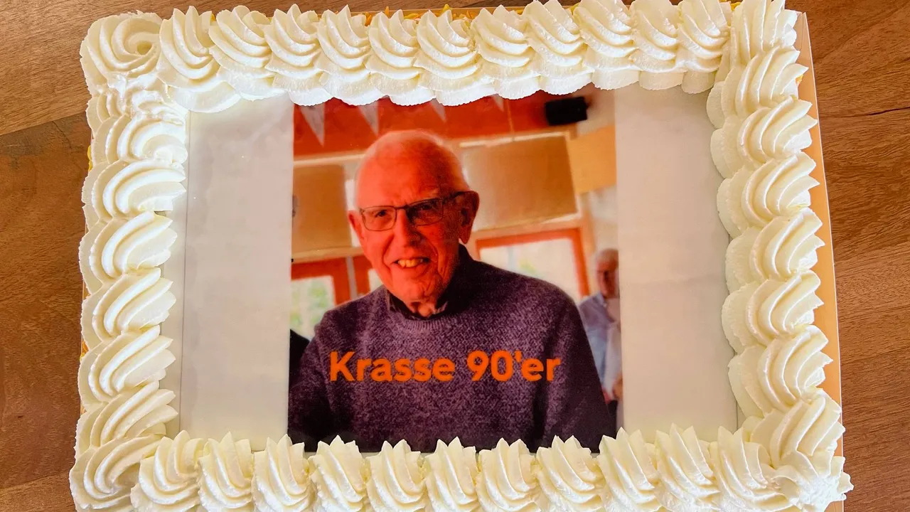 2025-12-05 Gerard Houweling 90 jaar CGerritvandeVeen-4