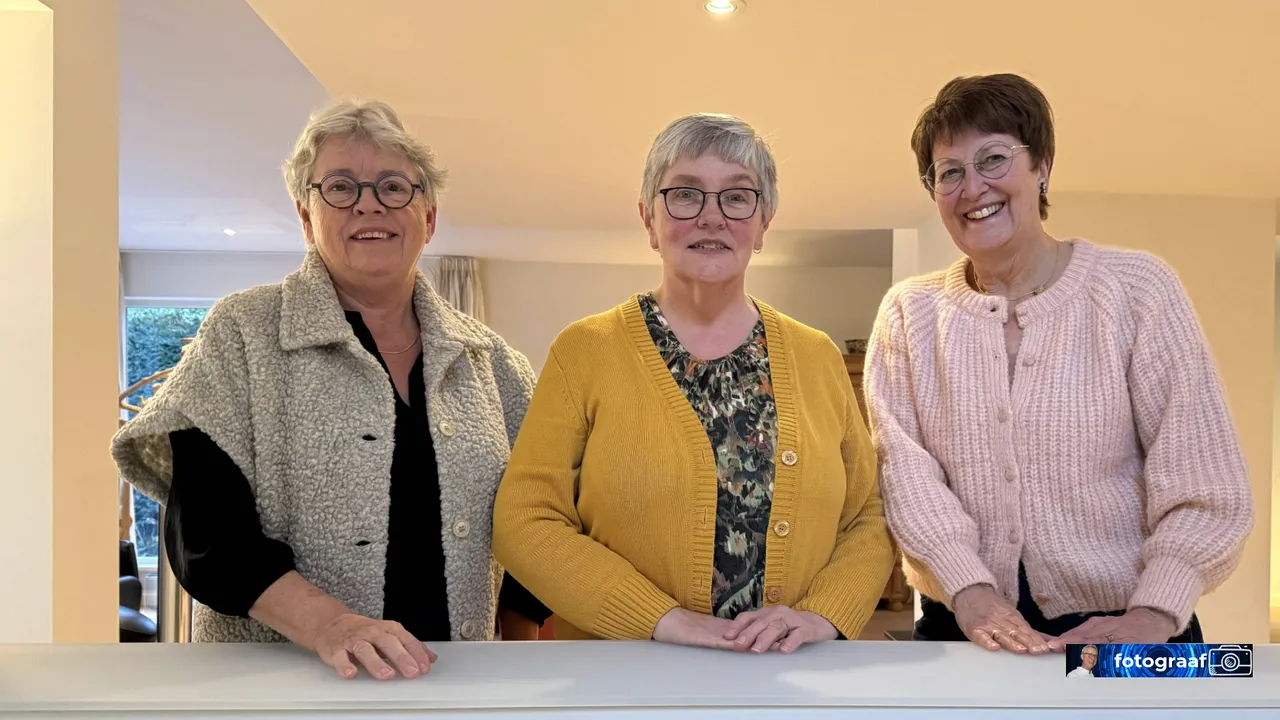 2025-12-24 Meta van Elk, Cathy Vincent, Dicky van der Veer (foto Ben de Graaf) (1)
