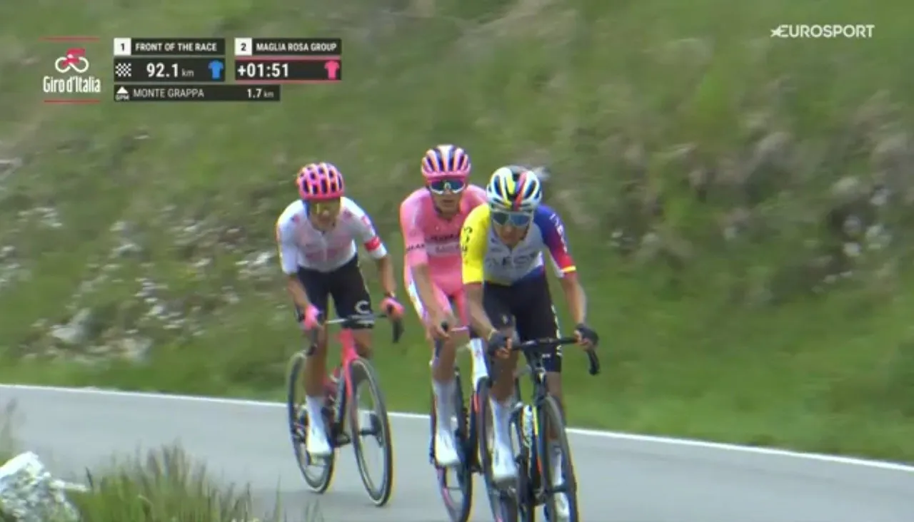 Der Moment des Angriffs von Egan Bernal auf den Monte Grappa