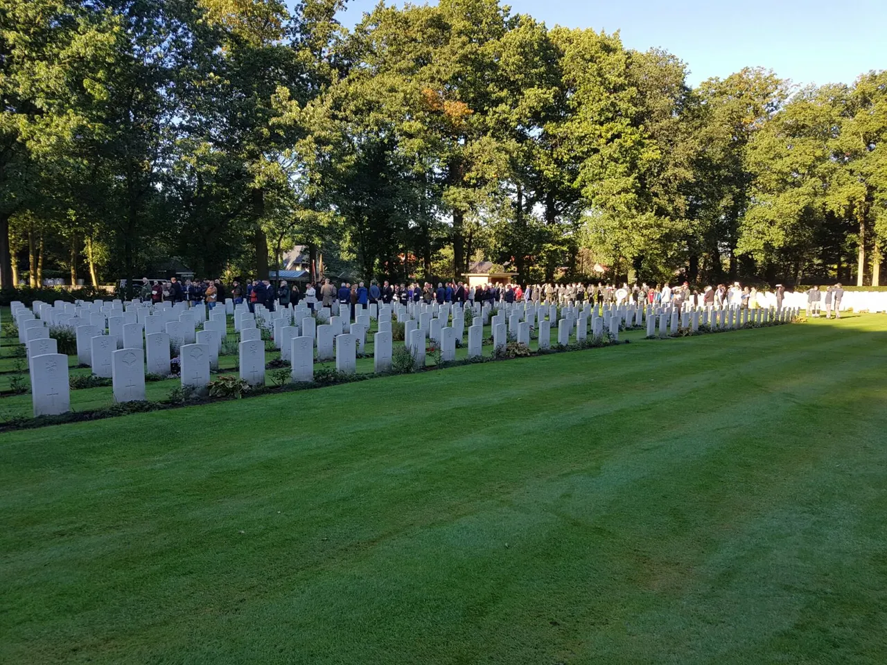 burial lcpl donald stabler noble and pte harold james lewis 8