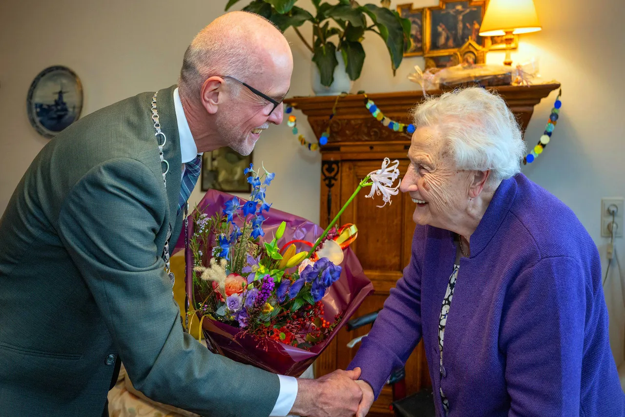 Mw. Liebrand 103jr - 1