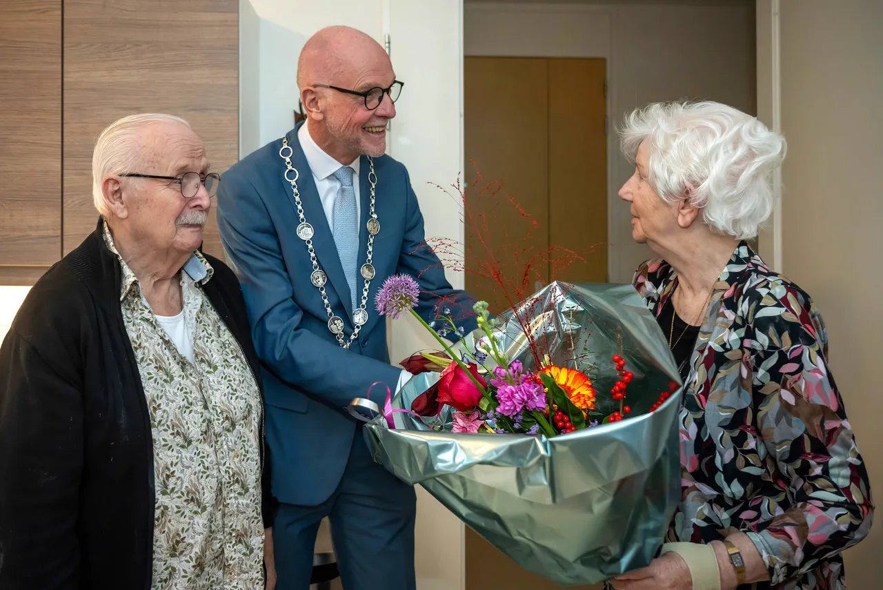 Echtpaar van der Plaats-Hofhuis 60jr. huwelijk - 1