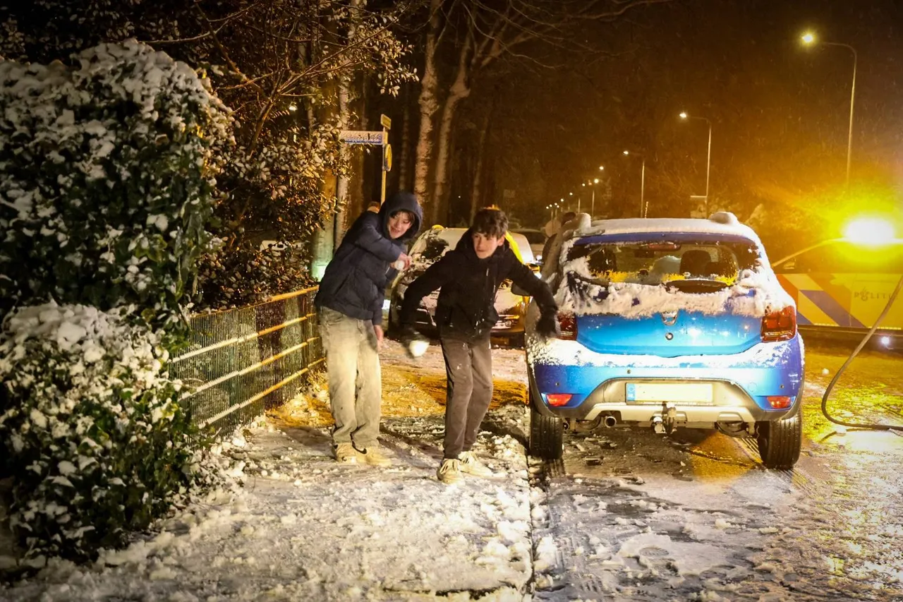 23c28773-81e1-41e0-8e4f-7b822103f3cf