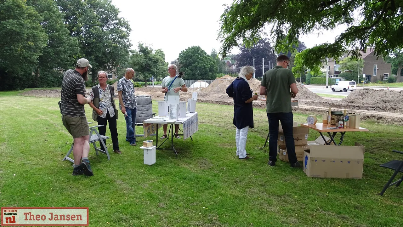 26 6 21 mezenkasten en insectenhotels zijn in trek in daalhuizen velp 4