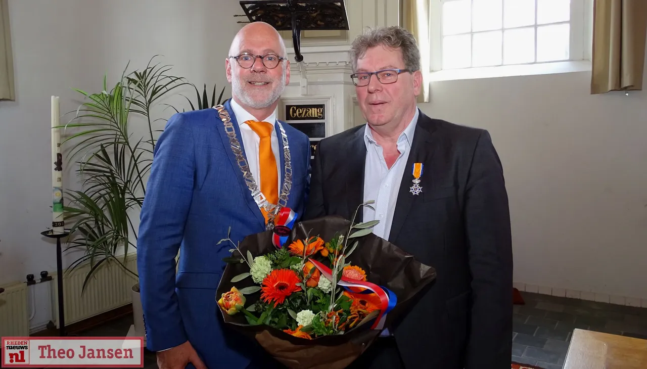 de heer fh fred haandrikman lid in de orde van oranje nassau 1