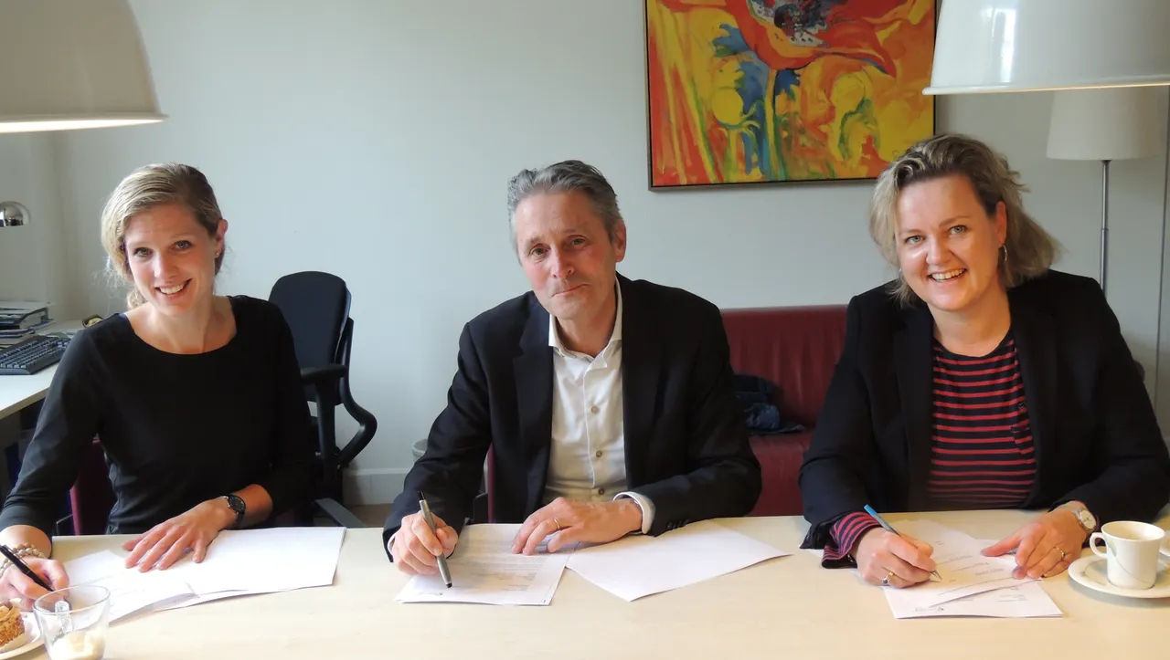 ondertekening vlnr beekhuis van der ploeg van erven dorens
