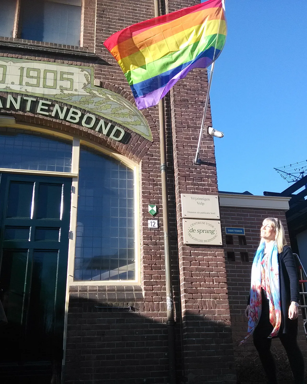 regenboogvlag vrijzinnigen kerk