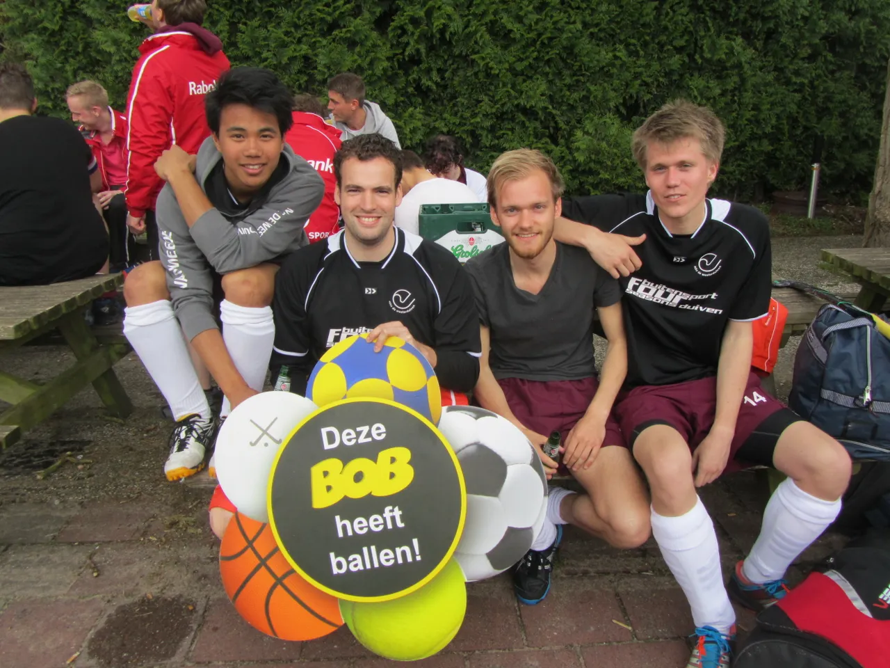 spelers mhc 2e van links bob