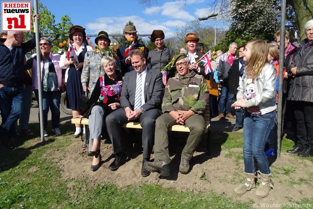 2015 04 18 bevrijdingsoptocht dieren 084