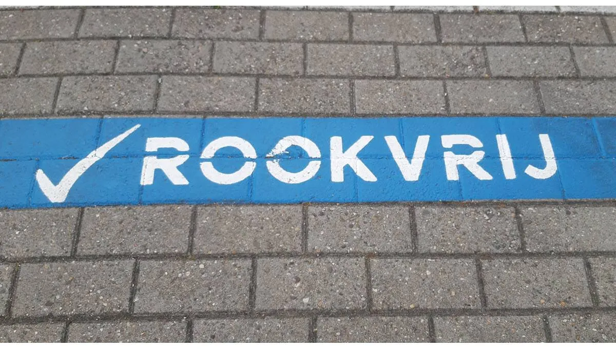 markering bij inrit parkeerterrein dumpel
