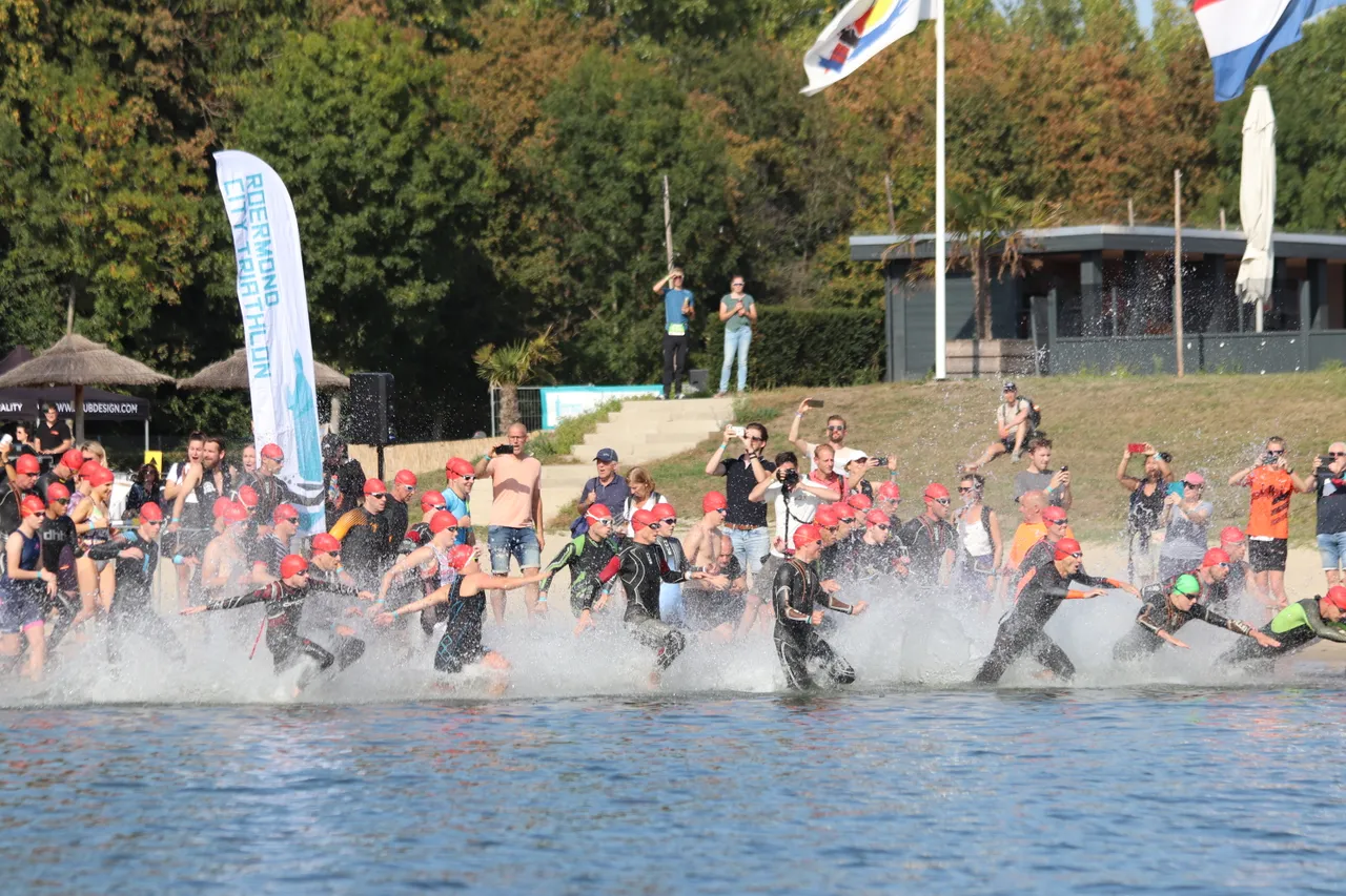roermond city triathlon 2020 foto bram pollaert