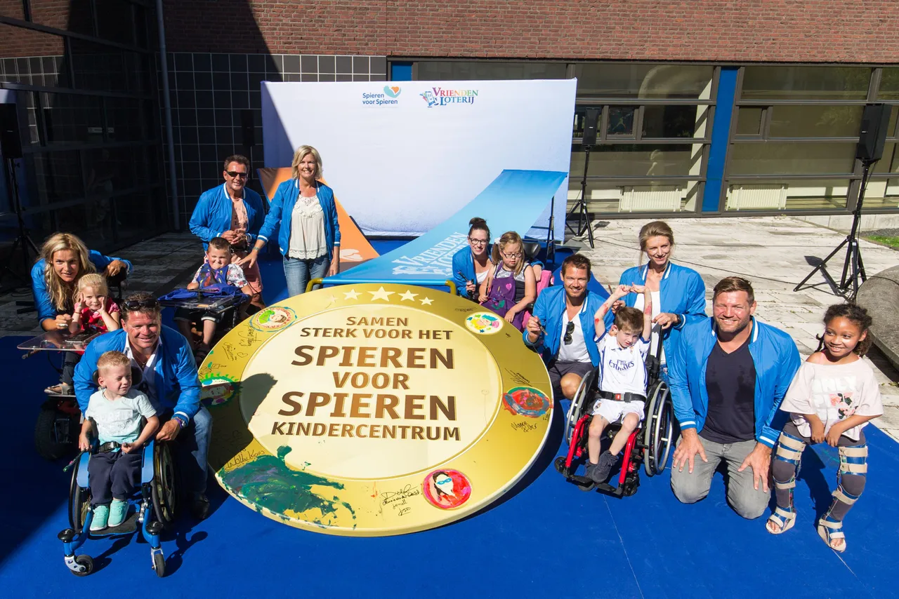 2 vl prijzenmarathon groepsfoto kinderen en ambassadeurs